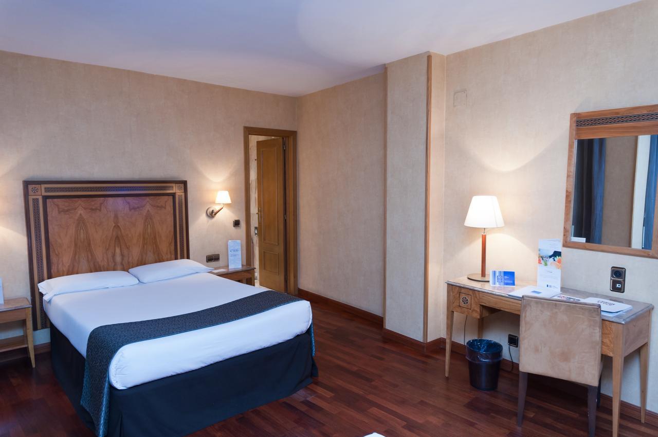 Apartamentos Leganitos Madrid Esterno foto