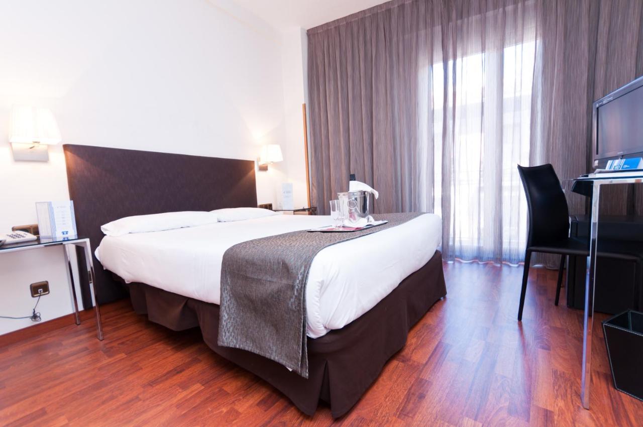 Apartamentos Leganitos Madrid Esterno foto