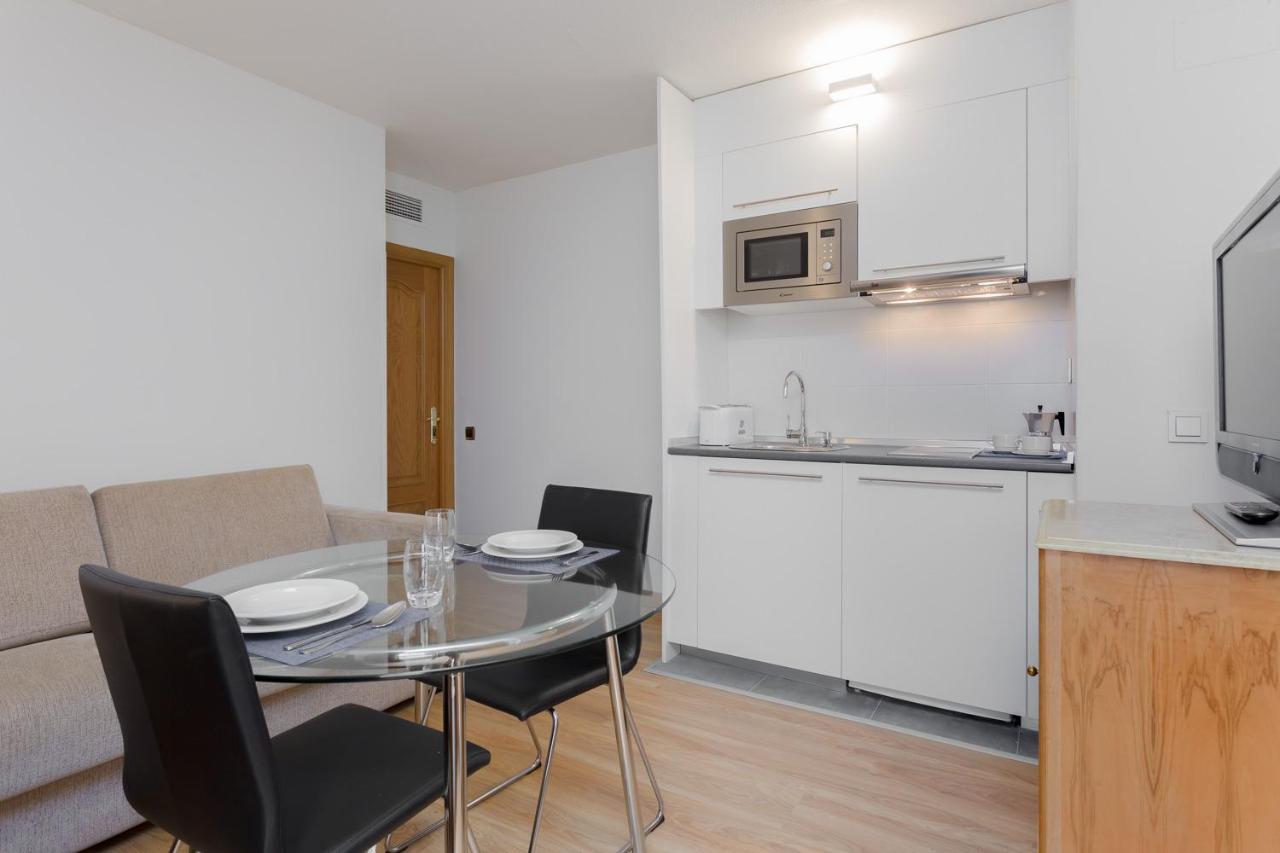 Apartamentos Leganitos Madrid Esterno foto